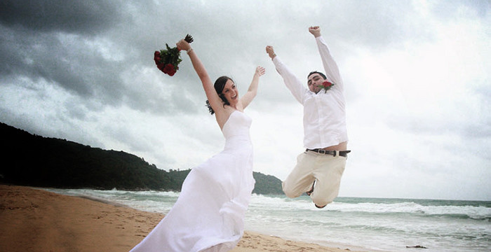 Beach side carefree weddings